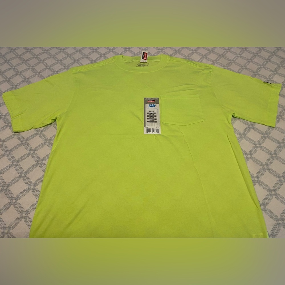 Dickies Short Sleeve Cool & Dry Pocket T-Shirt Size Medium Men’s New With Tags